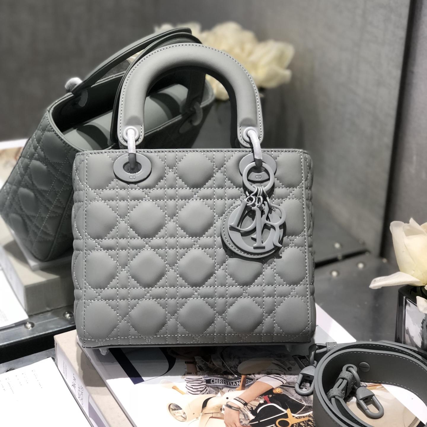 2025 Bag Medium Lady Bag D4