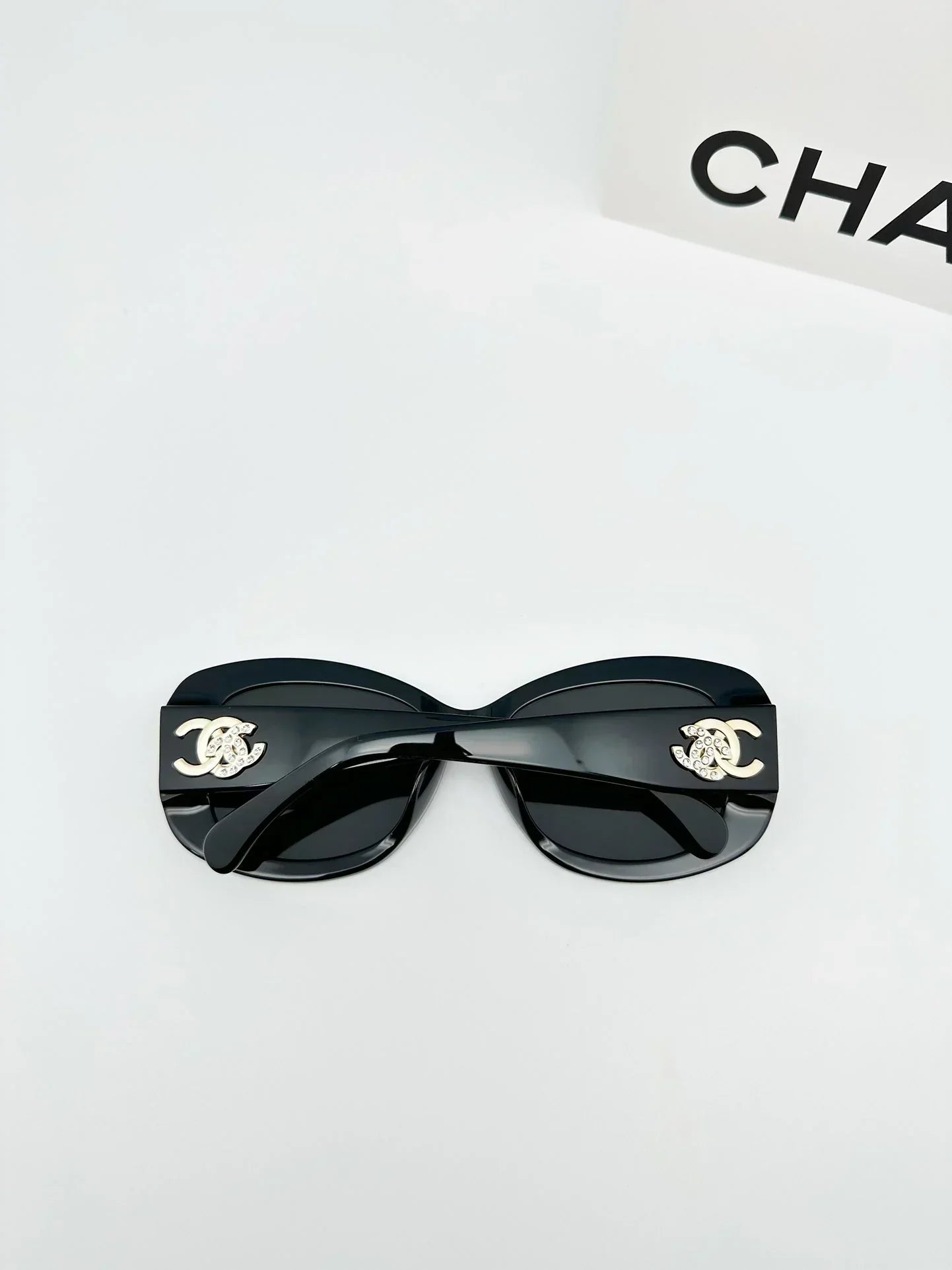 2025 Sunglasses Retro Diamond Stylish Sunglasses