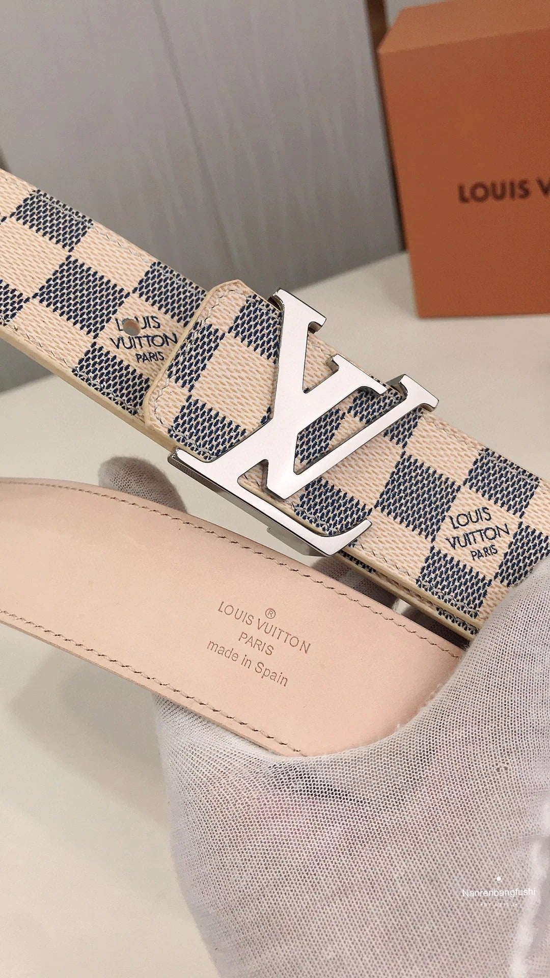 2025 Classic Silver Buckle White Plaid Men's Belt