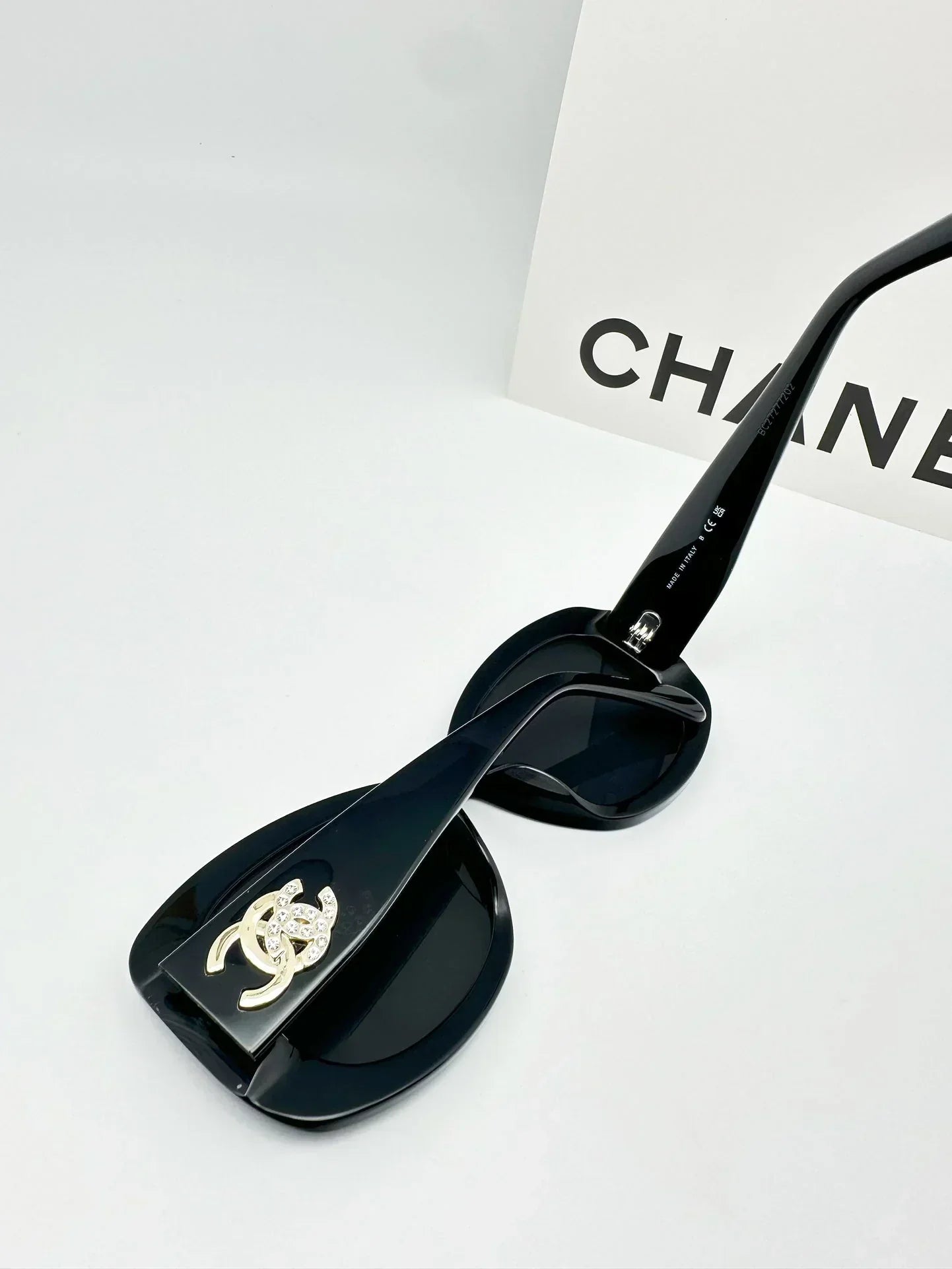 2025 Sunglasses Retro Diamond Stylish Sunglasses