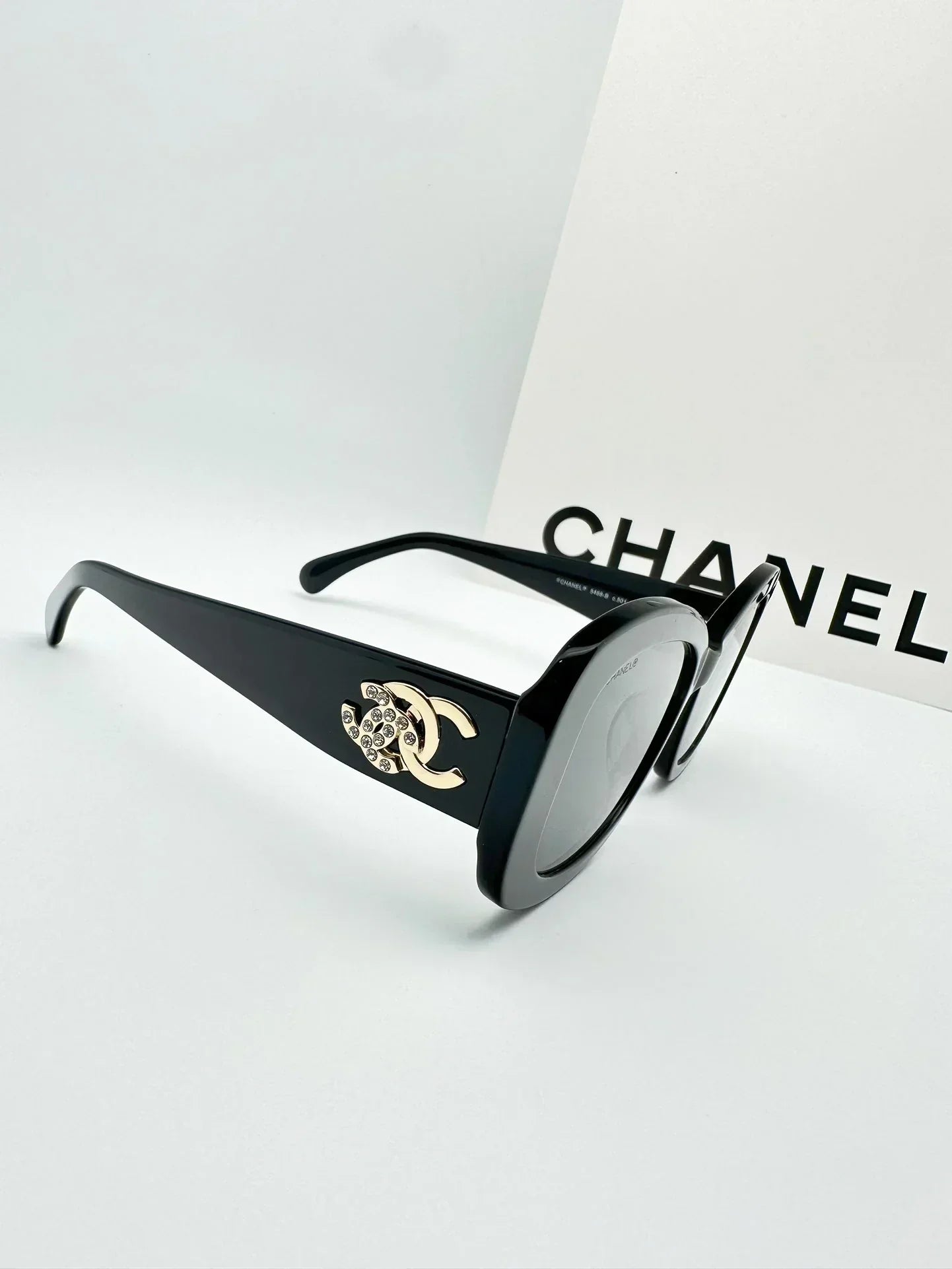 2025 Sunglasses Retro Diamond Stylish Sunglasses