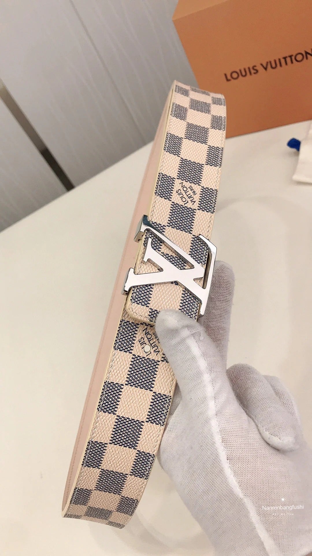 2025 Classic Silver Buckle White Plaid Men's Belt