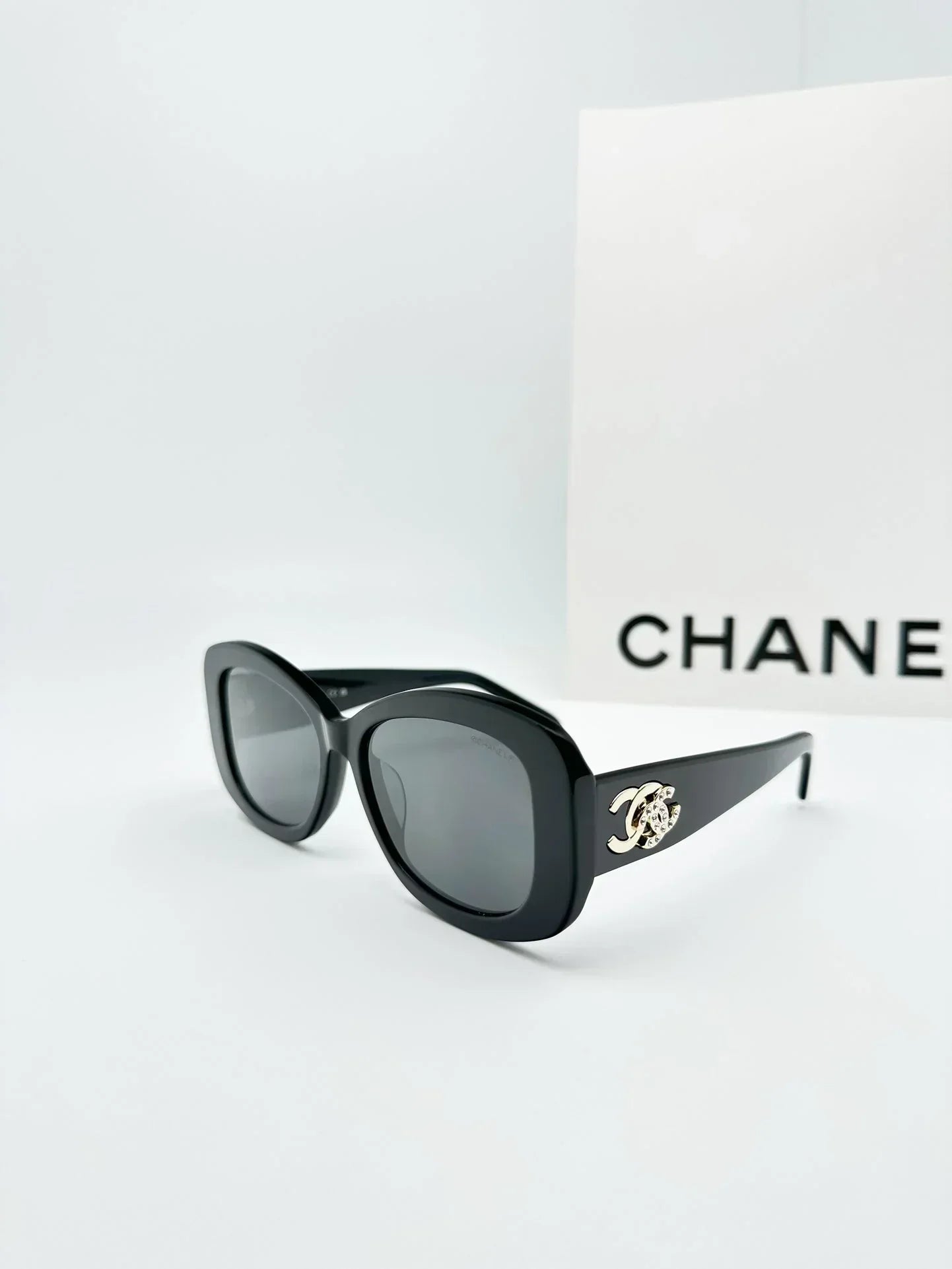 2025 Sunglasses Retro Diamond Stylish Sunglasses