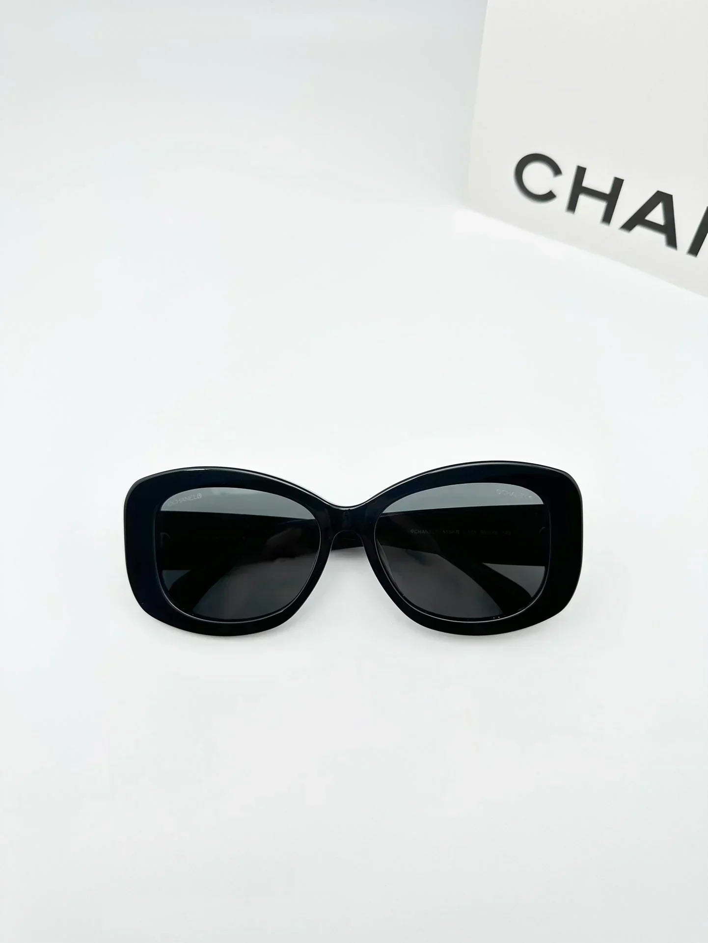 2025 Sunglasses Retro Diamond Stylish Sunglasses