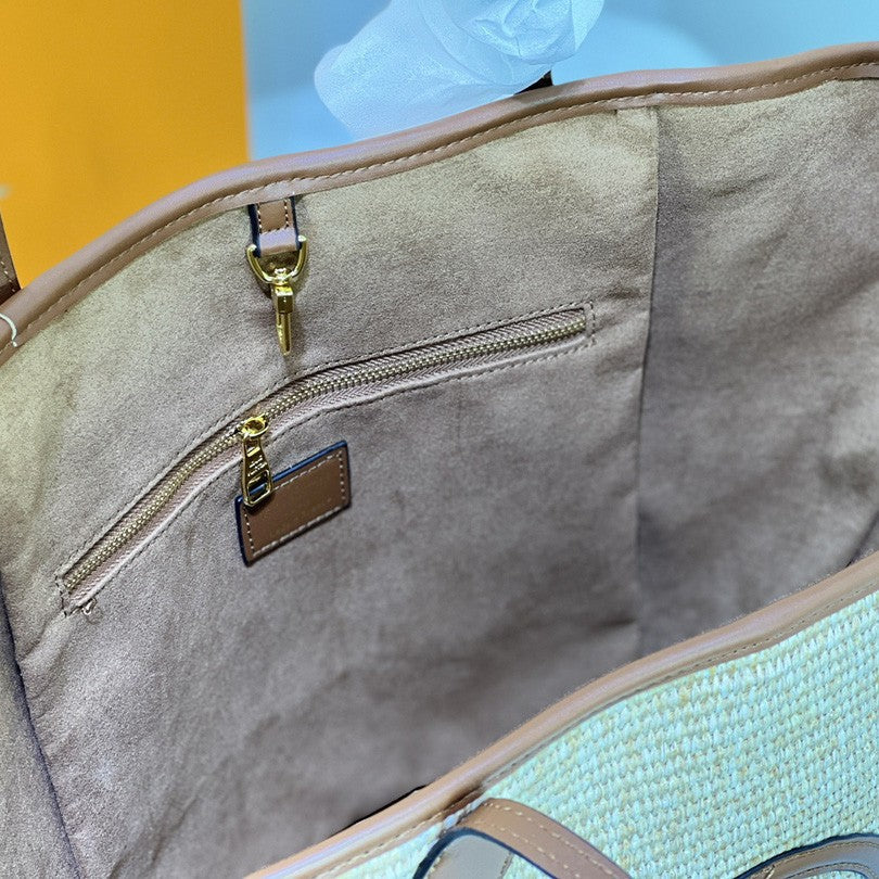 2025 Bag Classic Tote Bag W86