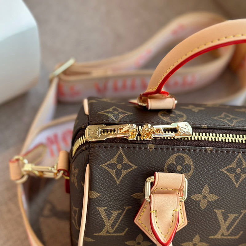 2025 Bag Stylish Top-handle Bag W31068