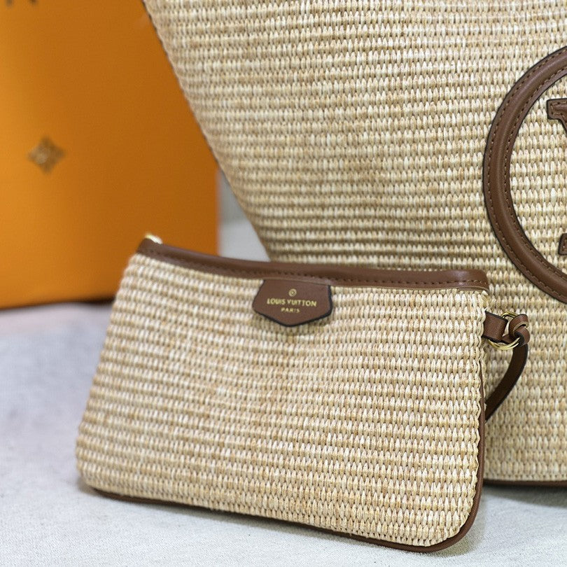 2025 Bag Classic Tote Bag W86