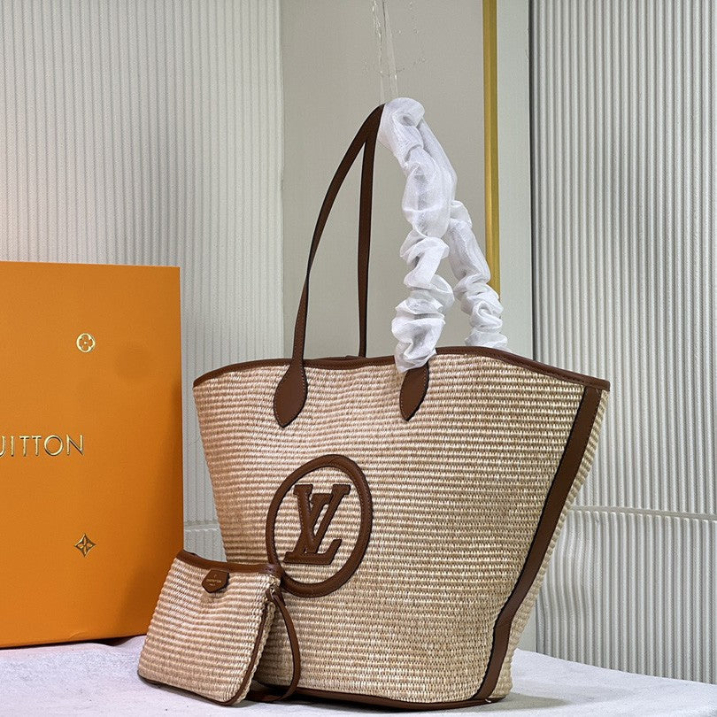 2025 Bag Classic Tote Bag W86