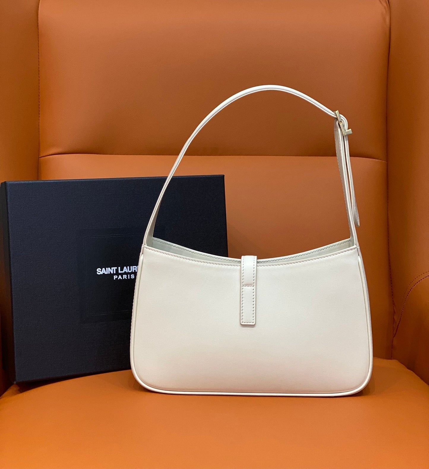 2025 Bag LE 5 À 7 Hobo Bag Y1