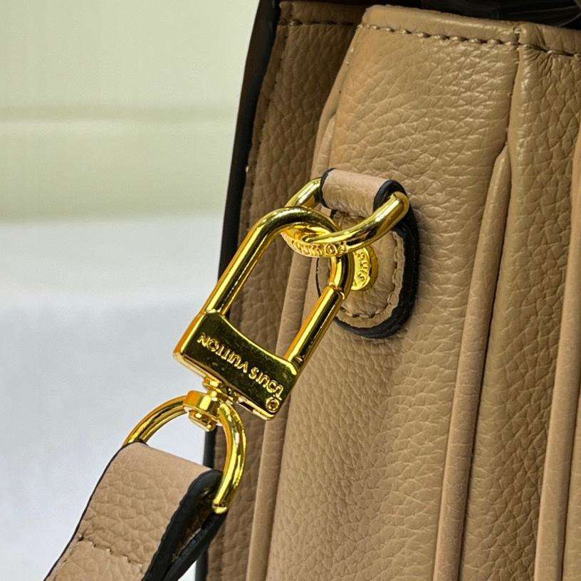 2025 Bag Classic Shoulder Bag W181