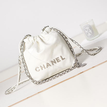 2025 Bag Classic Hobo Bag W61