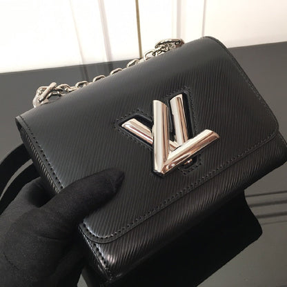 2025 Bag Stylish Shoulder Bag W31026