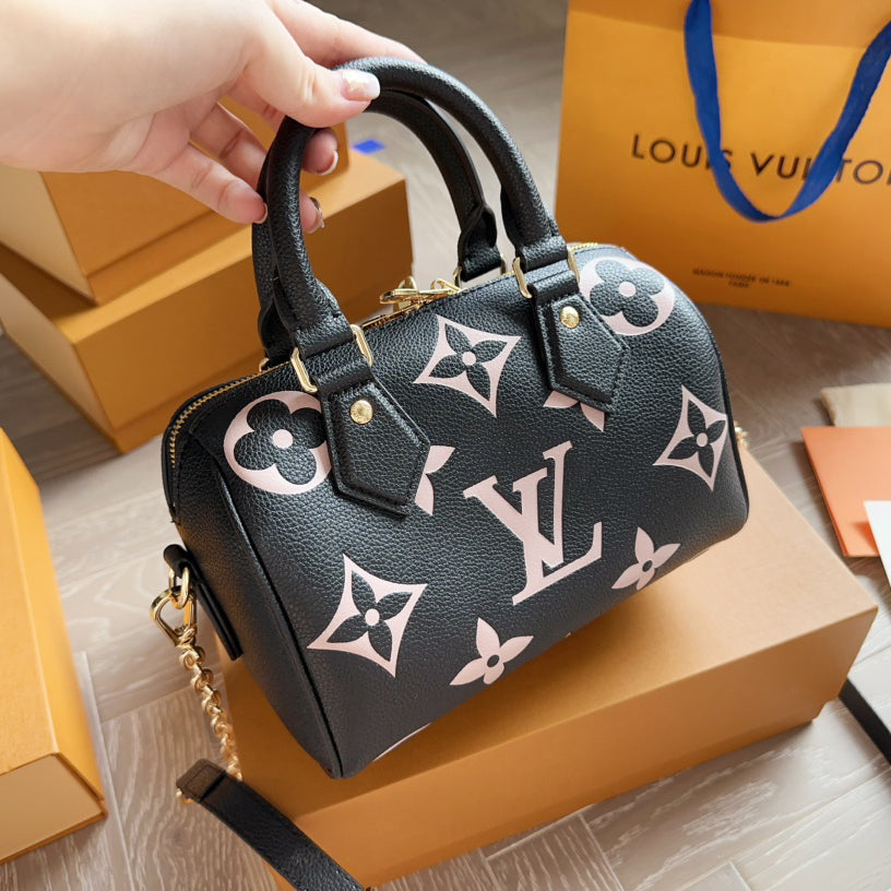 2025 Bag Stylish Top-handle Bag W3820