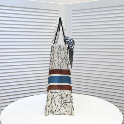 2025 Bag Classic Tote Bag W241