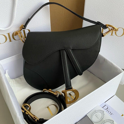 2025 Bag Classic Saddle Bag W239