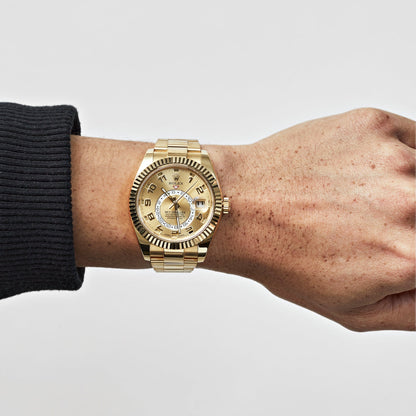 2025 Watch Sky-Dweller 326938 Yellow Gold Champagne Dial Arabic Numerals (2020)