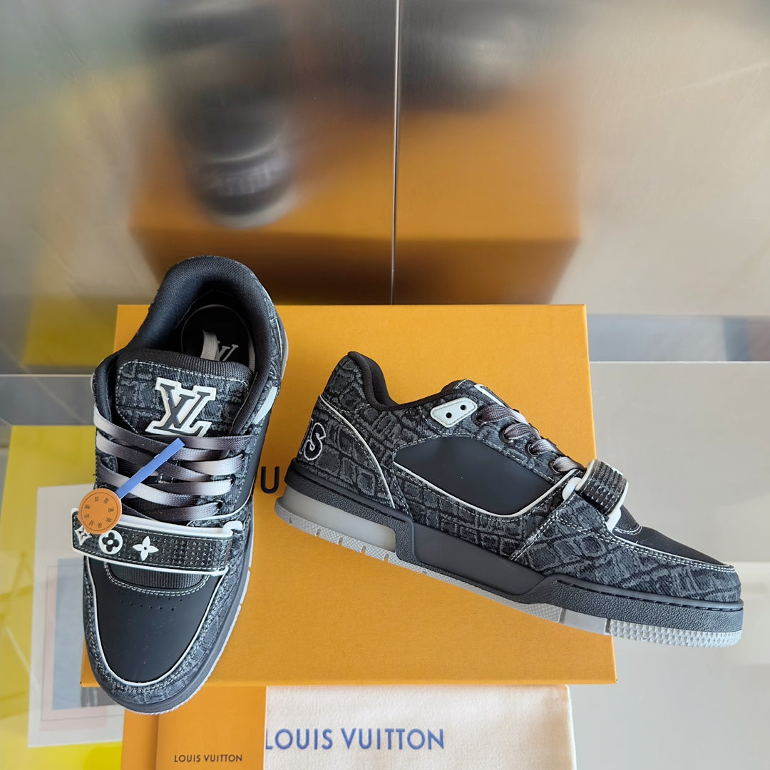 2025 250318 New high quality new color board shoes